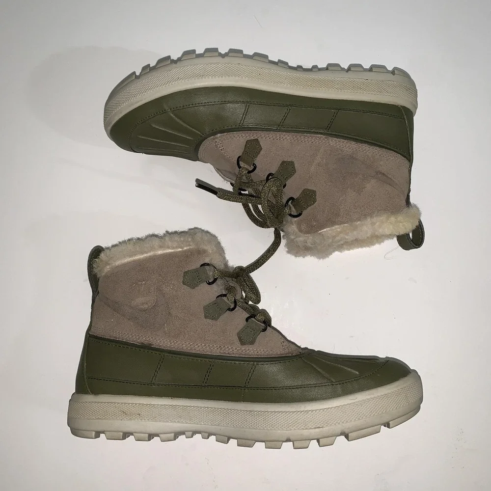 Nike Woodside Boots Womens 8 Green Suede Faux Fur Lined Winter 537345-200
